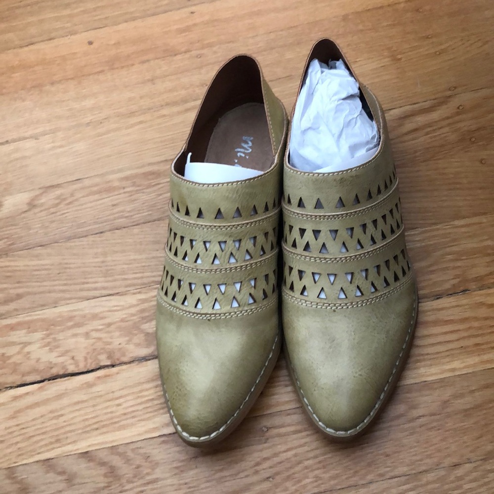 Mi.im Stella convertible loafer in mustard